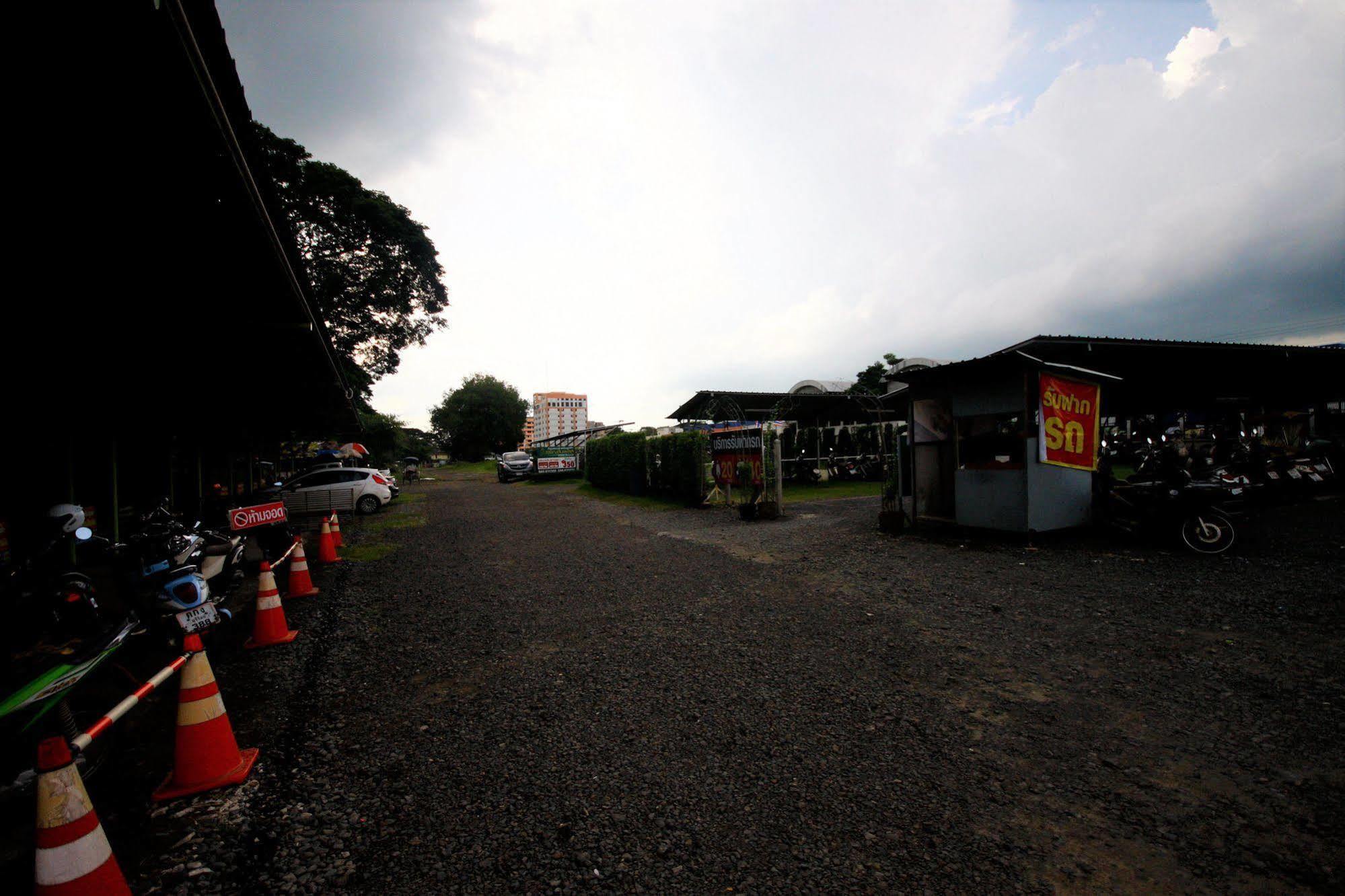 Jaroensin Place Buriram Exteriör bild